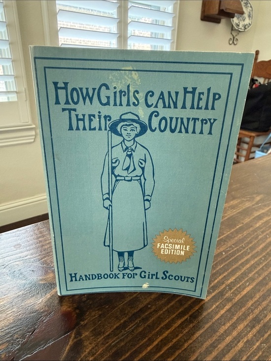Girl Scouts Other - How Girls Can Help Their Country — Light Blue Facsimile Handbook